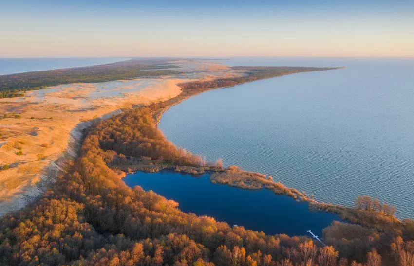 Куршская коса осенью — дюны, лес и Балтийское море